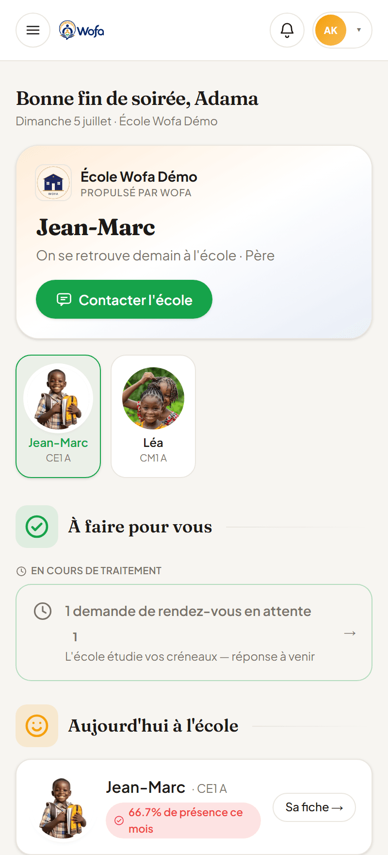L'application Wofa côté parent : la journée de l'enfant, les demandes en cours et les enfants de la famille.